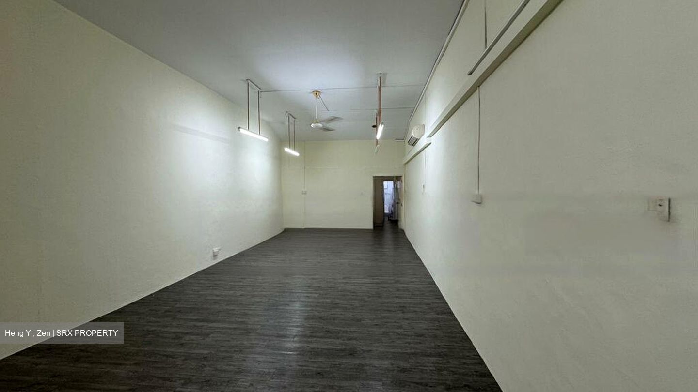Jalan Besar (D8), Office #450951071